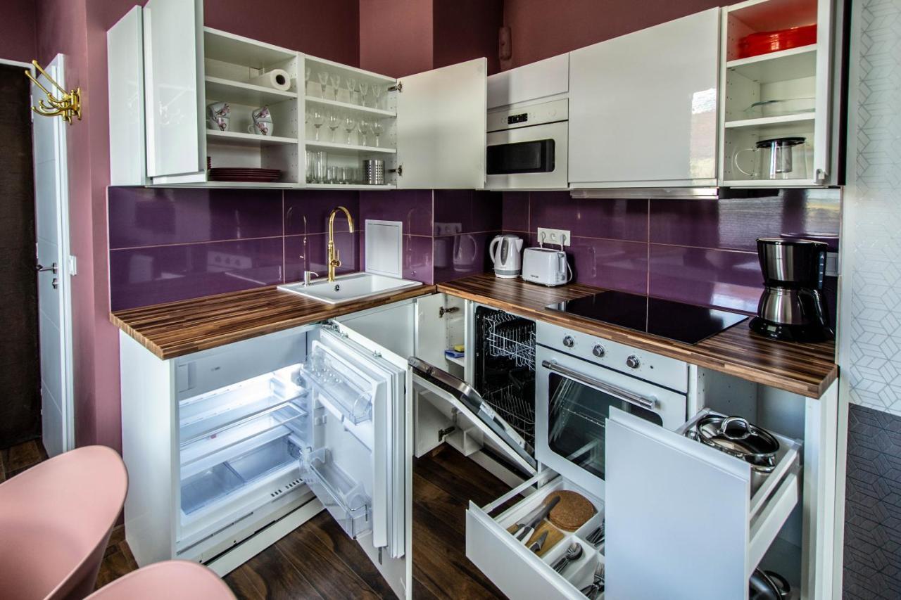 Colorful Day In Prague Design Apartments Exterior photo